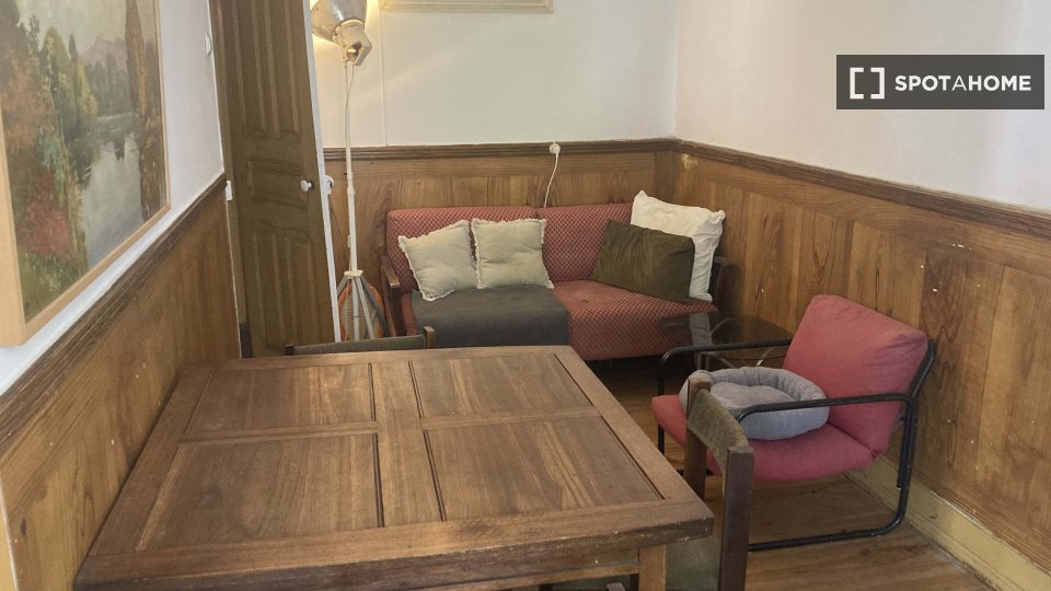Double room Lisbon, 2 beds, 70m² — photo 1