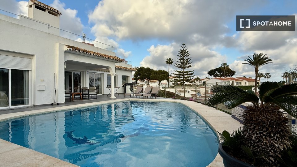 Apartment Malaga, 4 beds, 140m² — photo 6