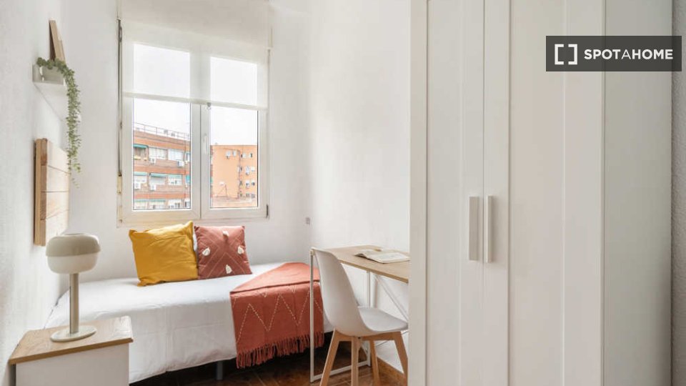 Double room Madrid, 6 beds — photo 39