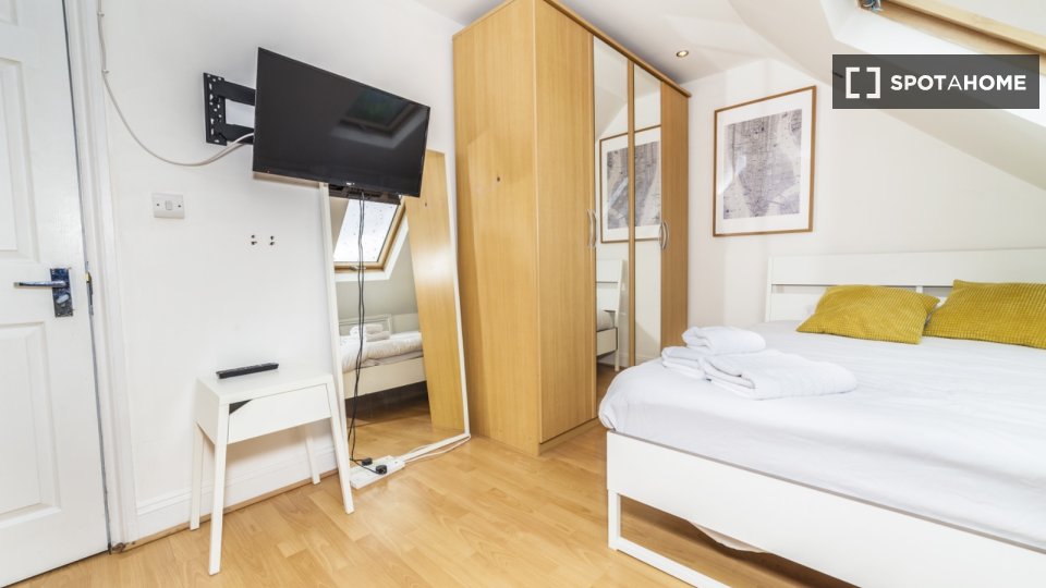 Double room London, 4 beds — photo 2