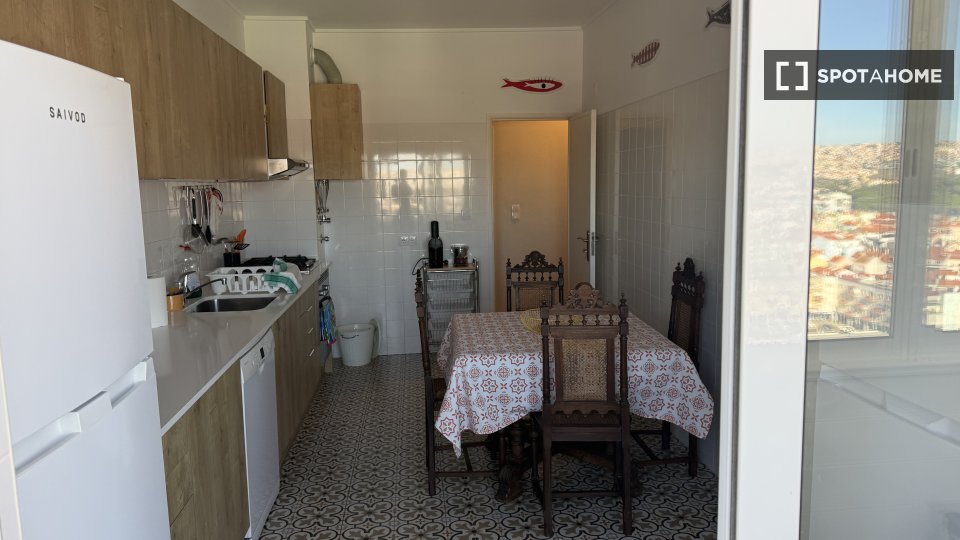 Double room Lisbon, 4 beds — photo 6