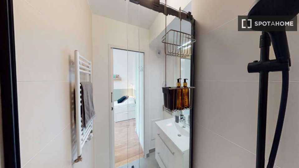 Double room Paris, 4 beds, 90m² — photo 18