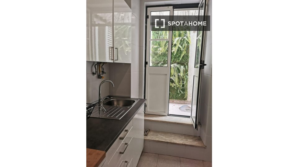 Apartment Lisbon, 2 beds — photo 12