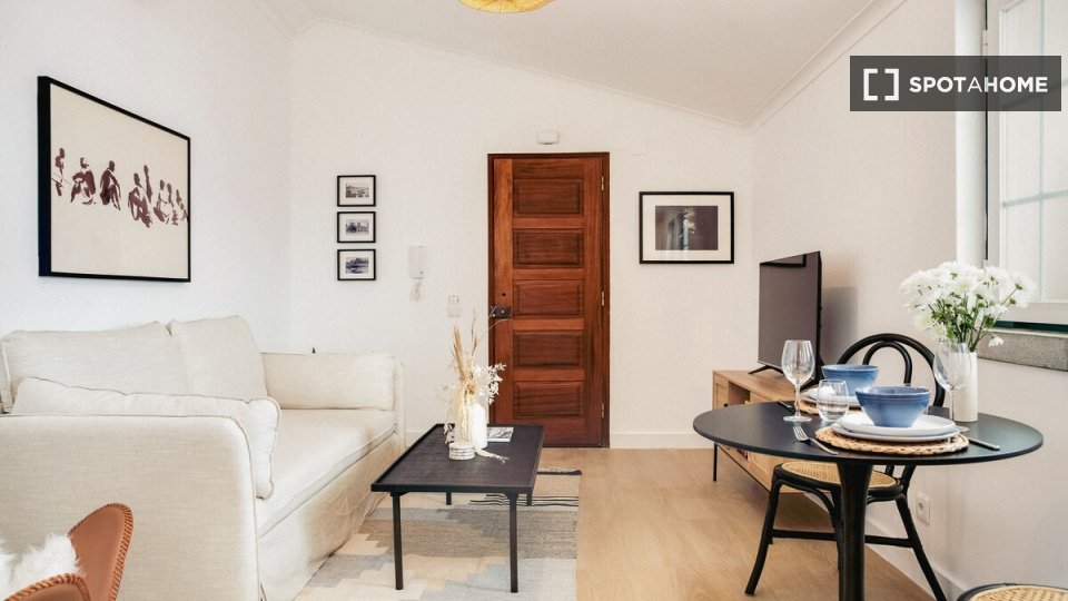 Apartment Lisbon, 2 beds — photo 2