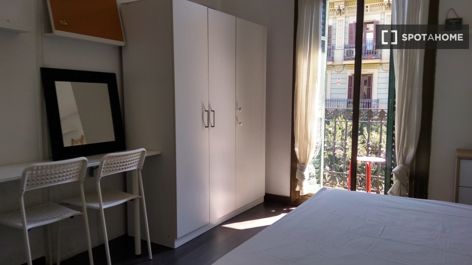 Double room Barcelona, 6 beds, 180m² — photo 1