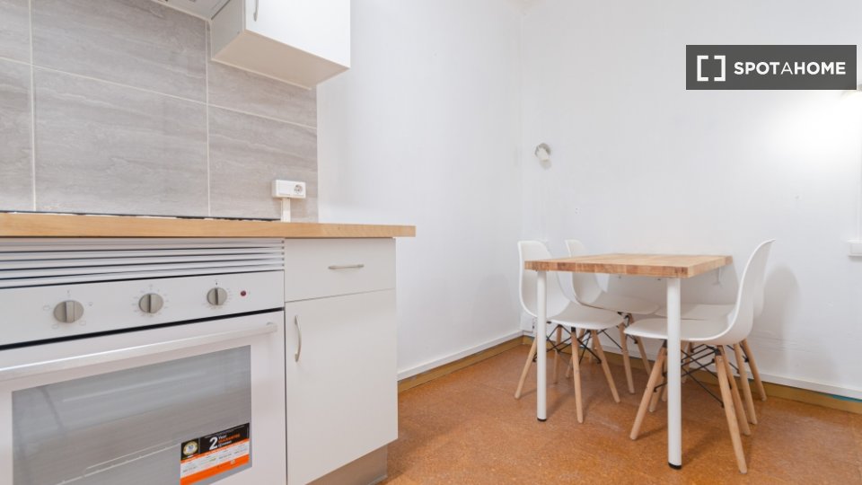 Double room Barcelona, 7 beds, 150m² — photo 11