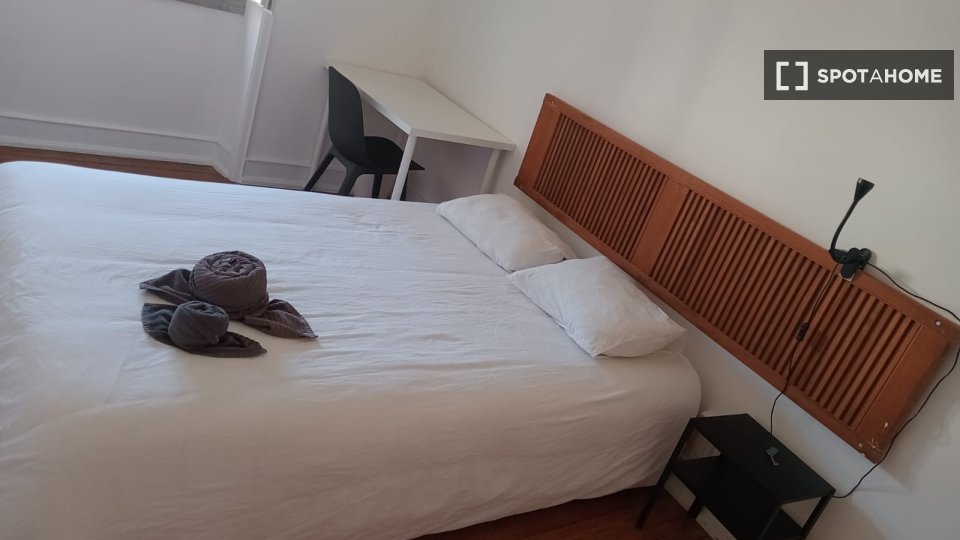 Double room Lisbon, 4 beds, 95m² — photo 25