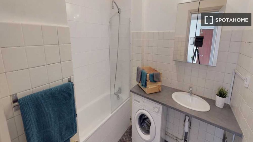 Double room Lyon, 3 beds, 70m² — photo 10
