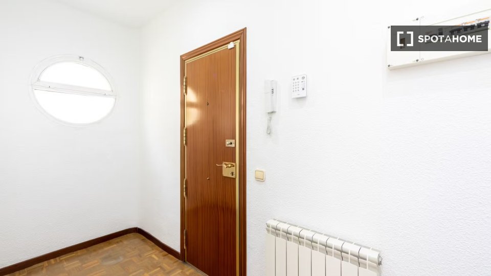 Double room Madrid, 4 beds, 99m² — photo 1