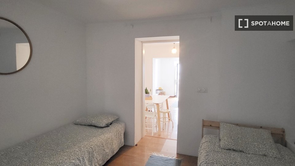 Apartment Lisbon, 2 beds, 53m² — photo 13