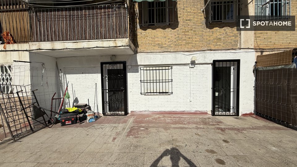 Double room Alicante, 3 beds, 70m² — photo 7