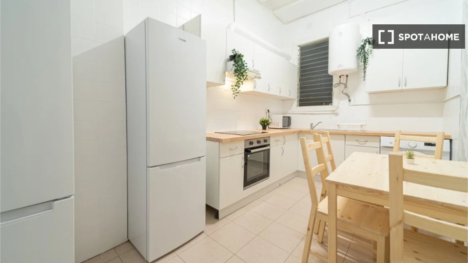 Double room Barcelona, 7 beds, 200m² — photo 18