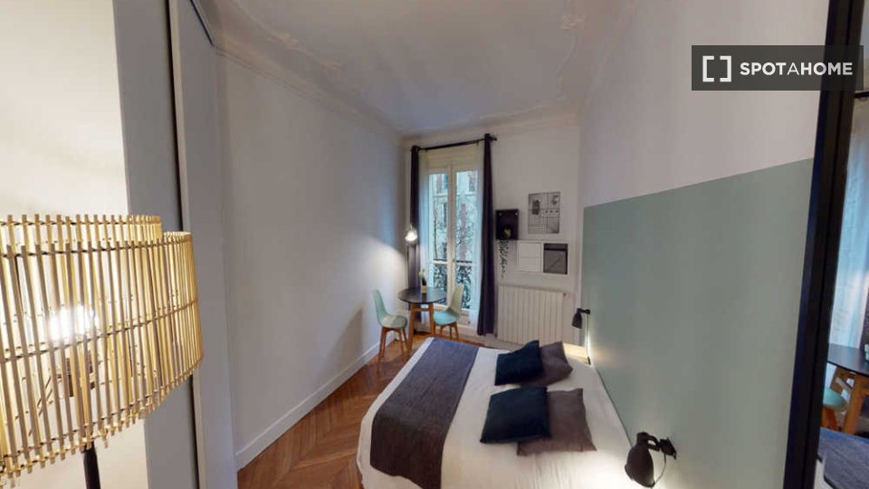 Double room Paris, 3 beds, 60m² — photo 5