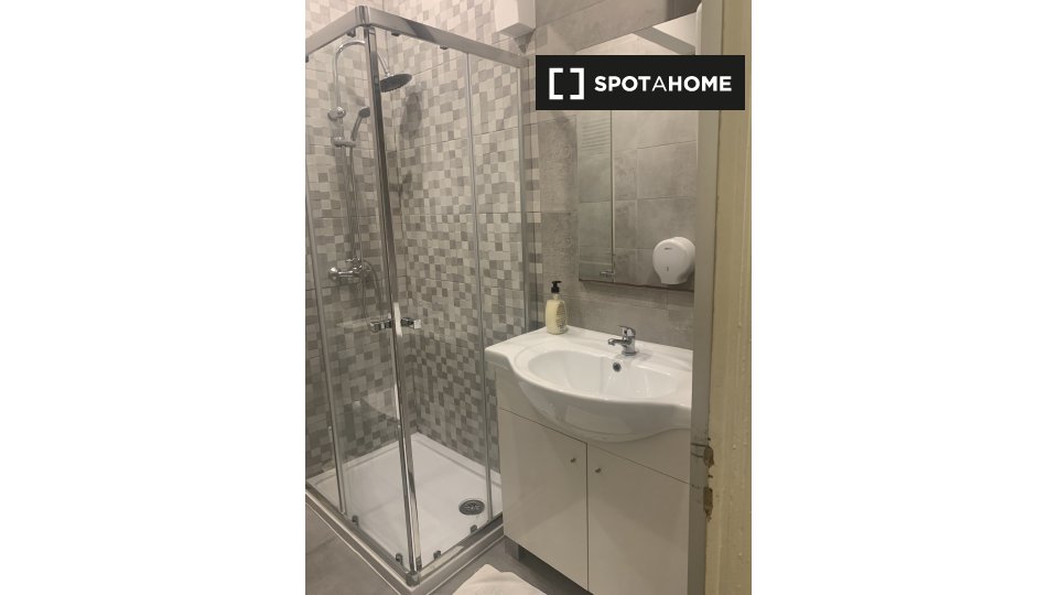 Double room Lisbon, 4 beds, 100m² — photo 8