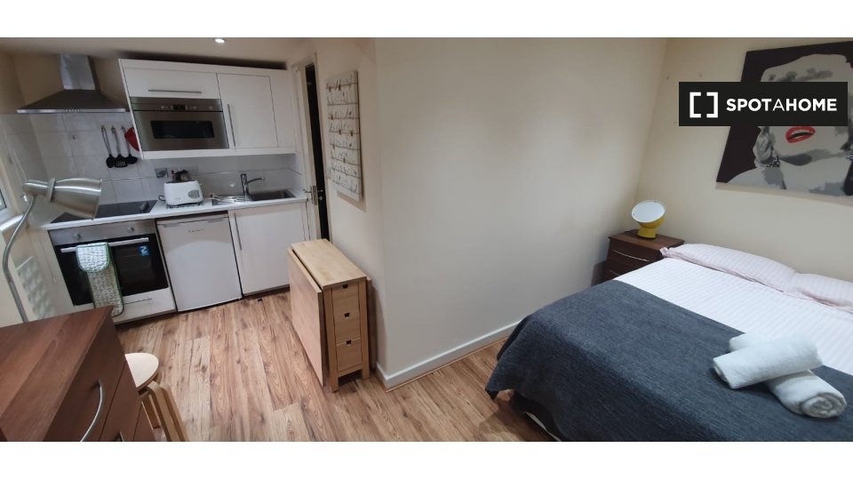 Apartment mono London — photo 1