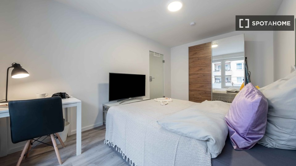 Double room Munich, 3 beds — photo 11