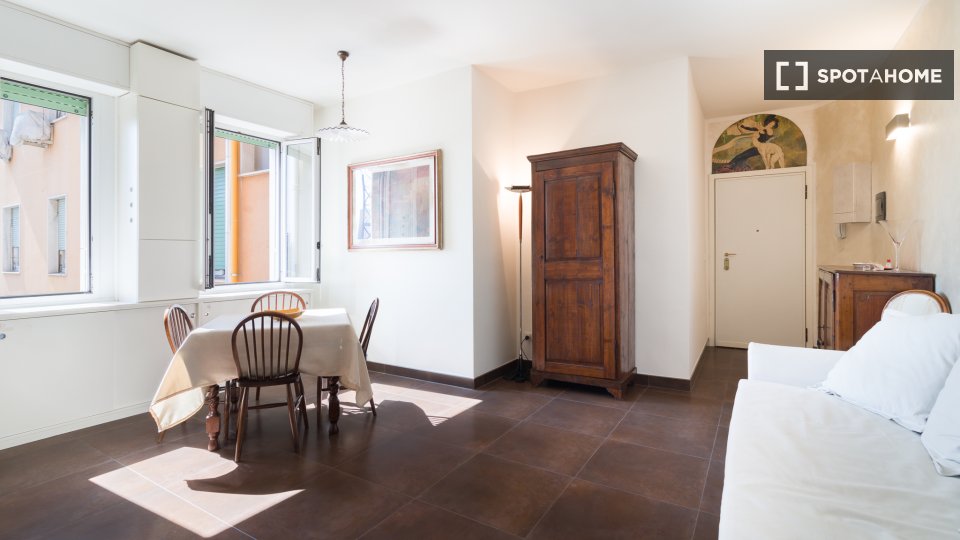 Apartment Milan, 1 bed, 70m² — photo 2