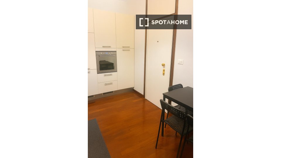 Double room Milan, 6 beds — photo 2