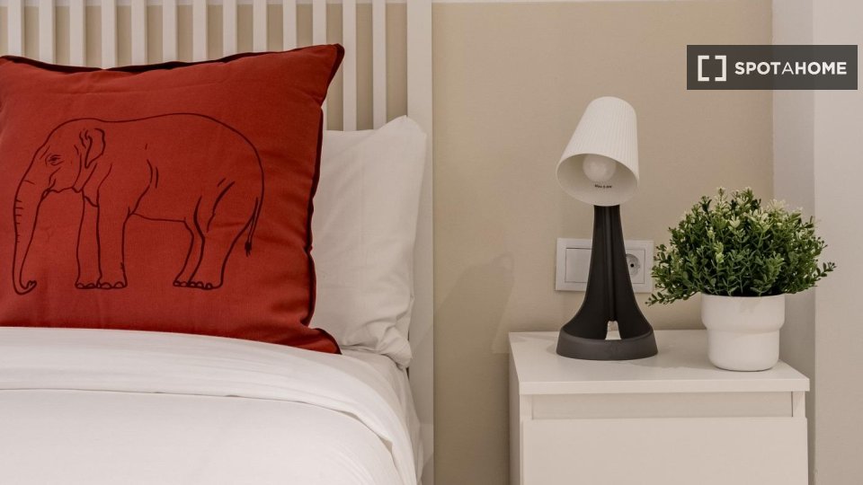 Apartment Madrid, 4 beds — photo 15