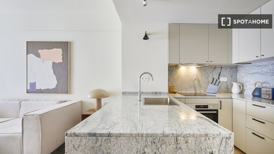 Apartment Lisbon, 1 bed — photo 13
