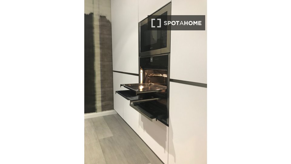 Apartment Bilbao, 3 beds, 140m² — photo 18