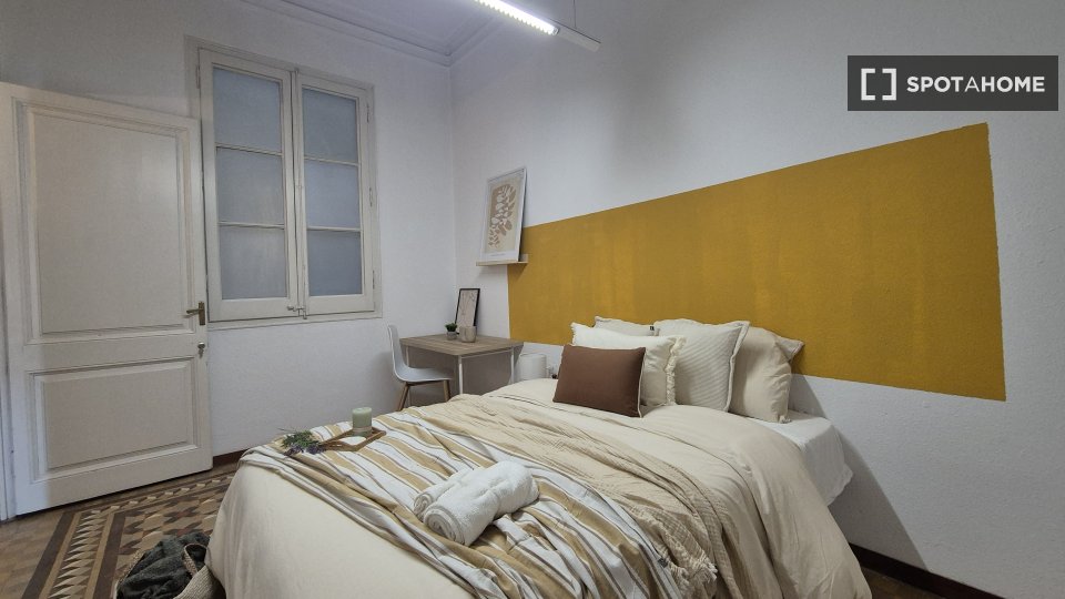 Double room Barcelona, 10 beds, 150m² — photo 5