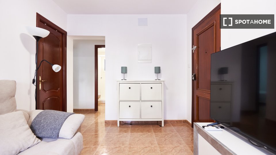Double room Seville, 3 beds — photo 12