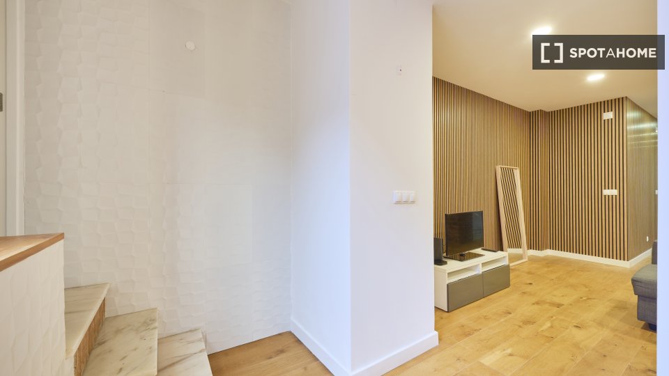 Apartment Lisbon, 2 beds, 65m² — photo 19