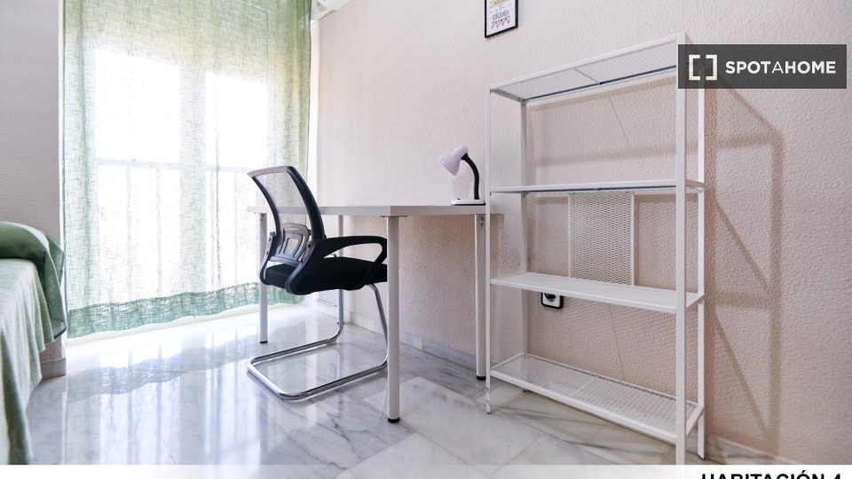 Double room Seville, 4 beds — photo 9