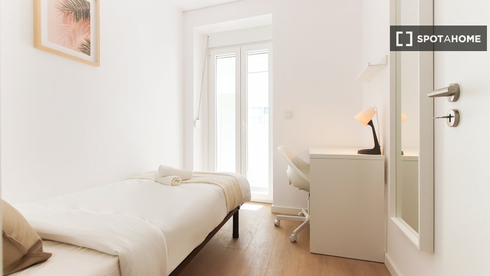 Double room Lisbon, 4 beds — photo 2