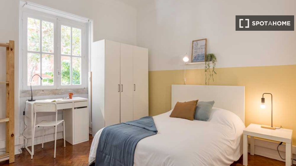 Double room Lisbon, 5 beds — photo 42
