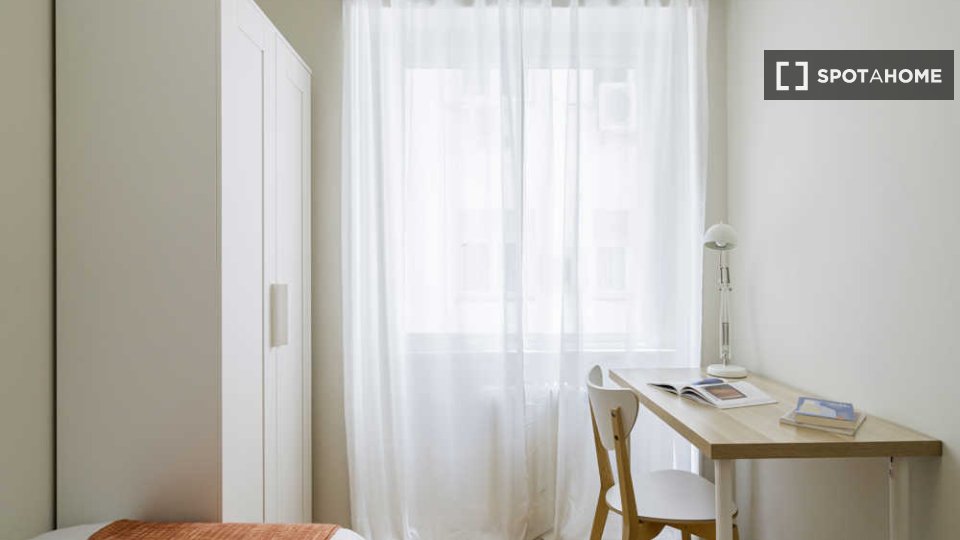 Double room Madrid, 8 beds — photo 1