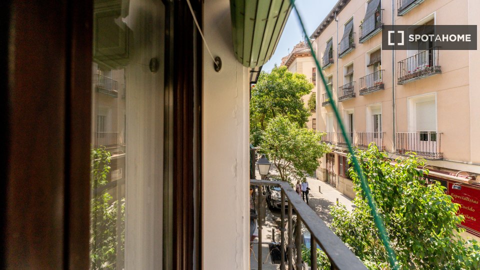 Double room Madrid, 6 beds — photo 17