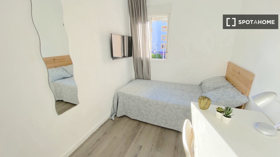 Habitación en piso compartido en La Palmilla, Sevilla.