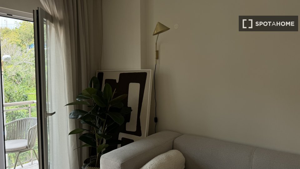 Apartment Lisbon, 2 beds, 99m² — photo 2