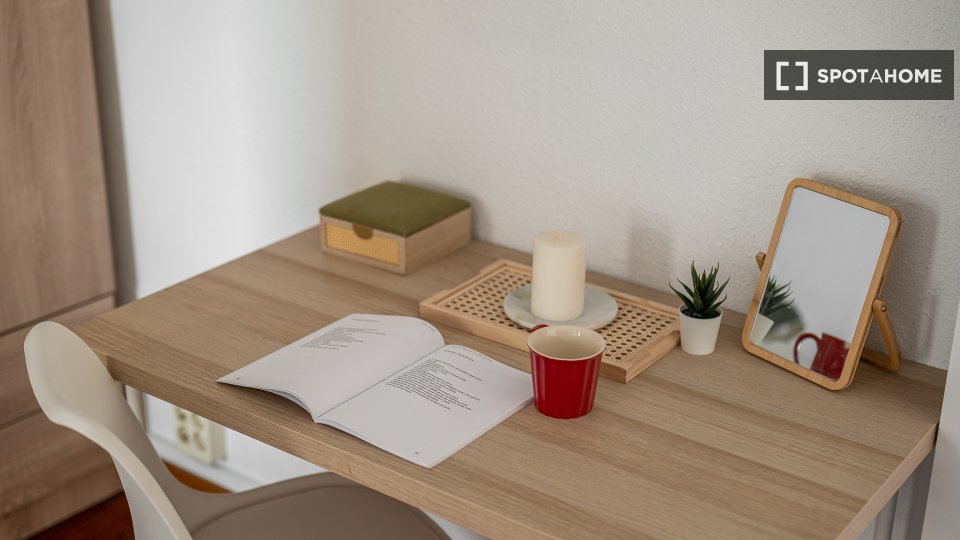 Double room Barcelona, 5 beds, 115m² — photo 8