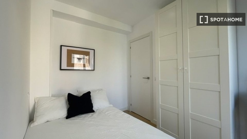Double room Madrid, 18 beds — photo 21