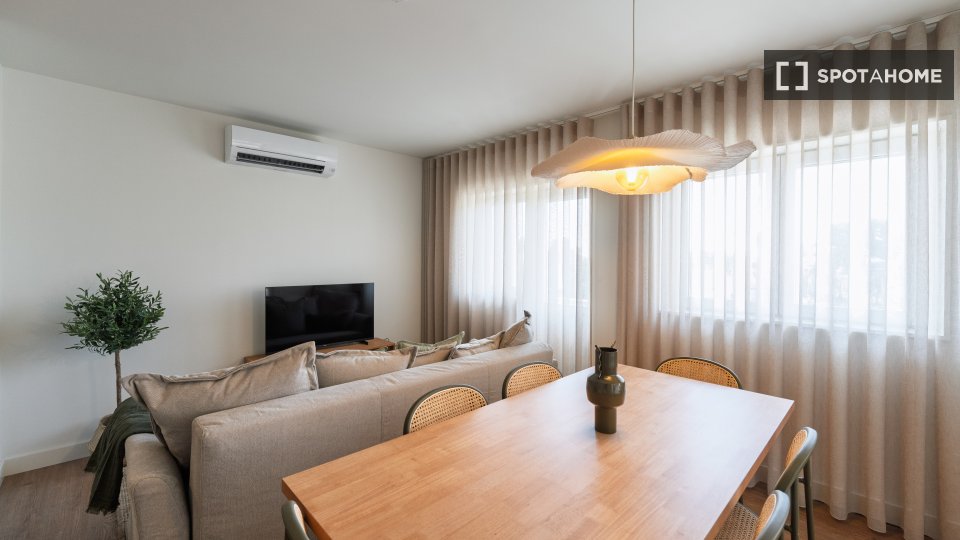 Apartment Porto, 2 beds, 53m² — photo 11