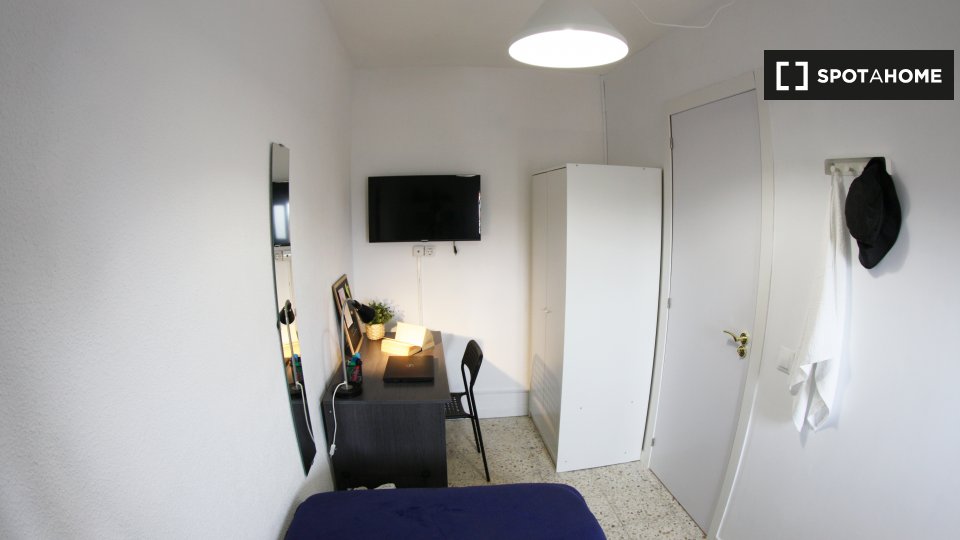 Double room Madrid, 5 beds, 100m² — photo 5