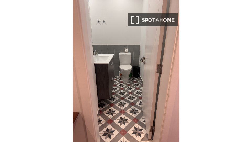 Apartment mono Lisbon, 60m² — photo 12