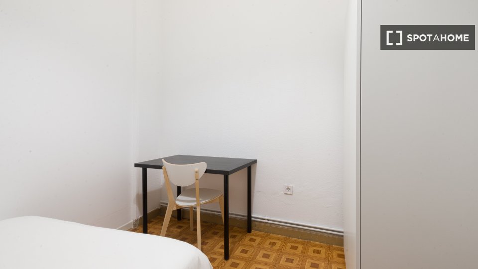 Double room Madrid, 10 beds — photo 6