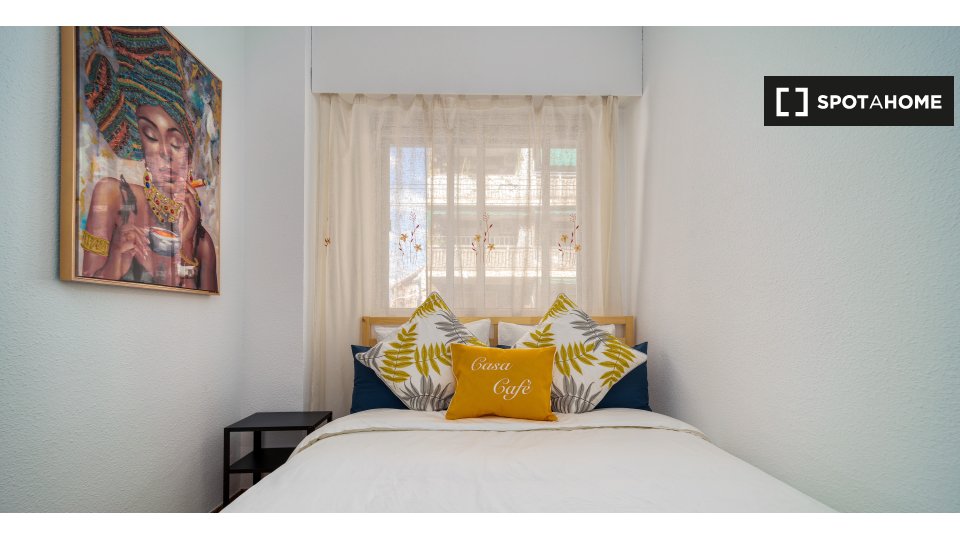 Double room Madrid, 4 beds, 50m² — photo 12