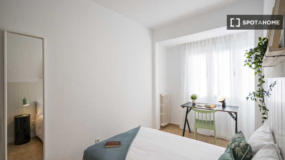 Double room Madrid, 25 beds — photo 44