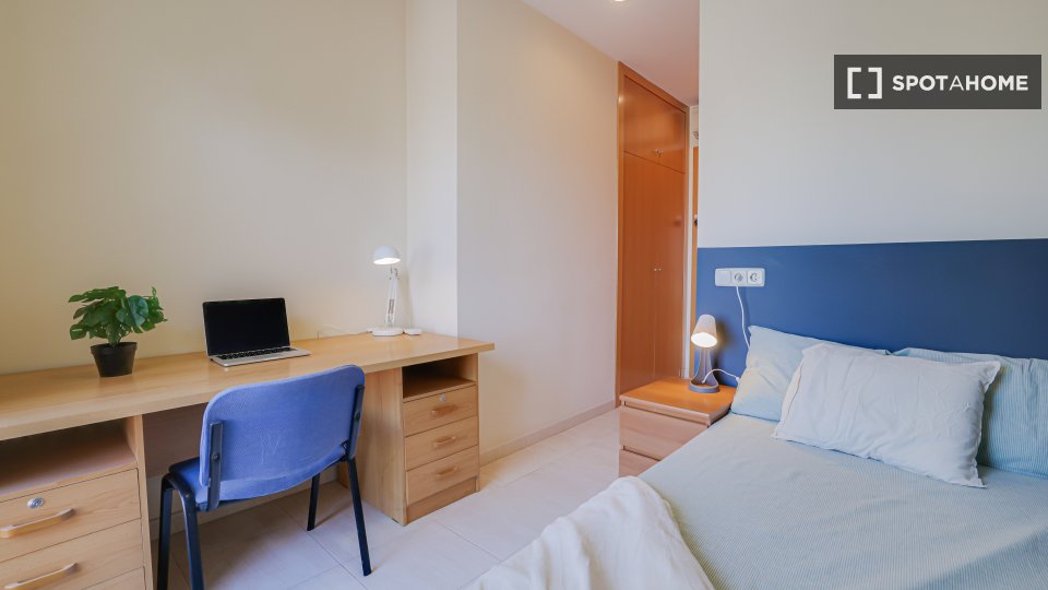 Double room Barcelona, 17 beds, 550m² — photo 12