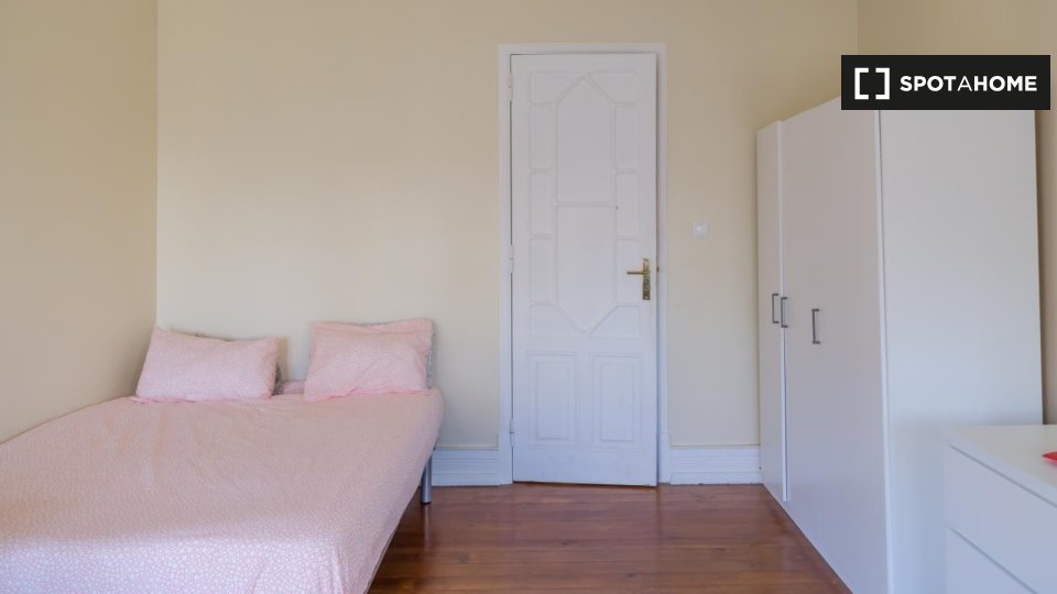 Double room Lisbon, 7 beds — photo 17
