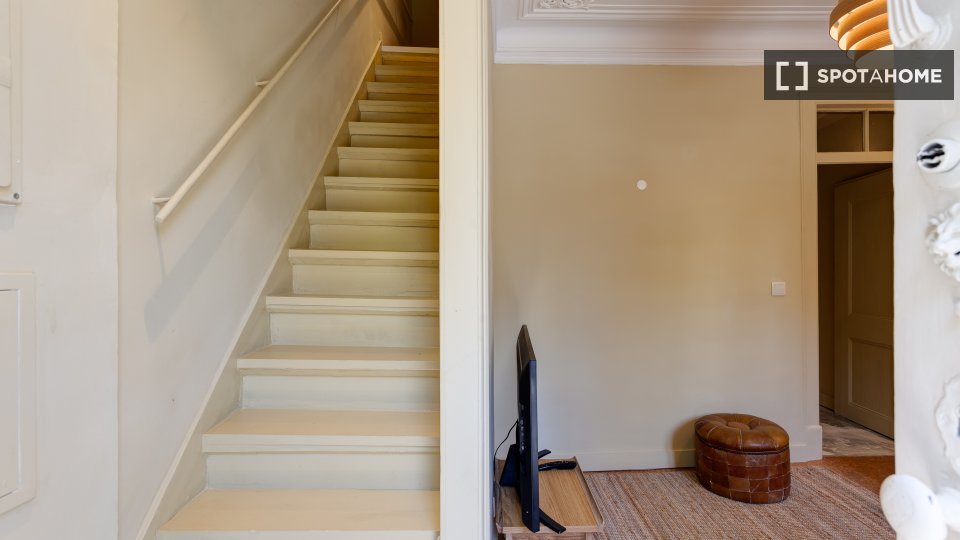 Apartment mono Lisbon, 60m² — photo 11