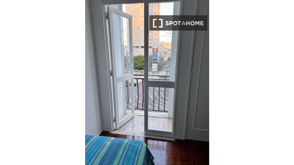 Double room Lisbon, 6 beds — photo 9