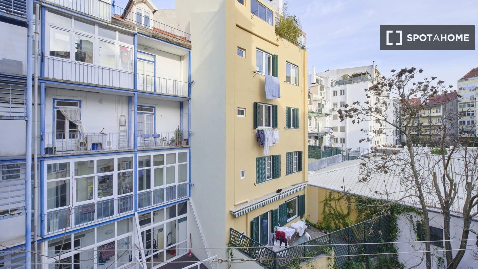 Double room Lisbon, 6 beds — photo 5