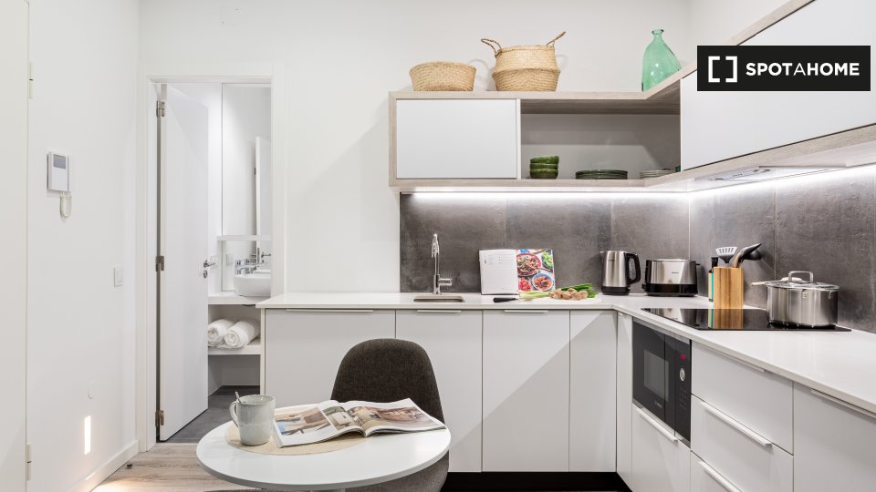 Apartment mono Lisbon — photo 18