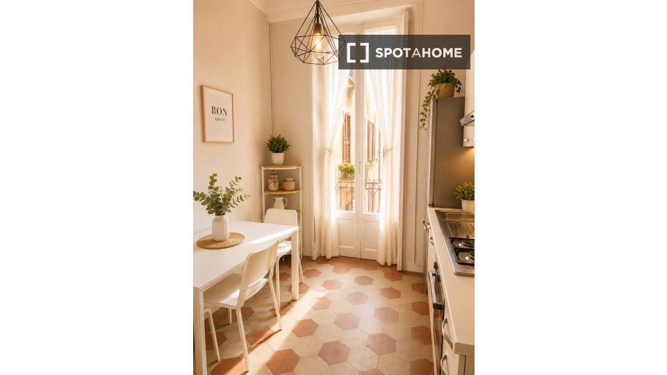 Double room Milan, 4 beds — photo 11
